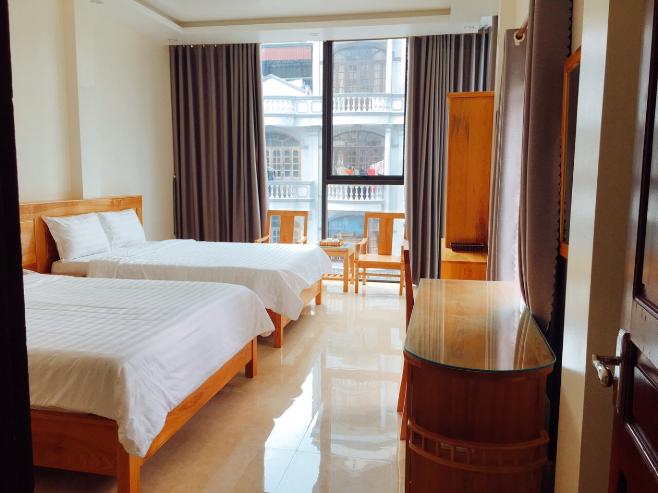 phòng đôi khách sạn giá rẻ gần bãi biển, công viên sunworld Bãi Chạy Hạ Long